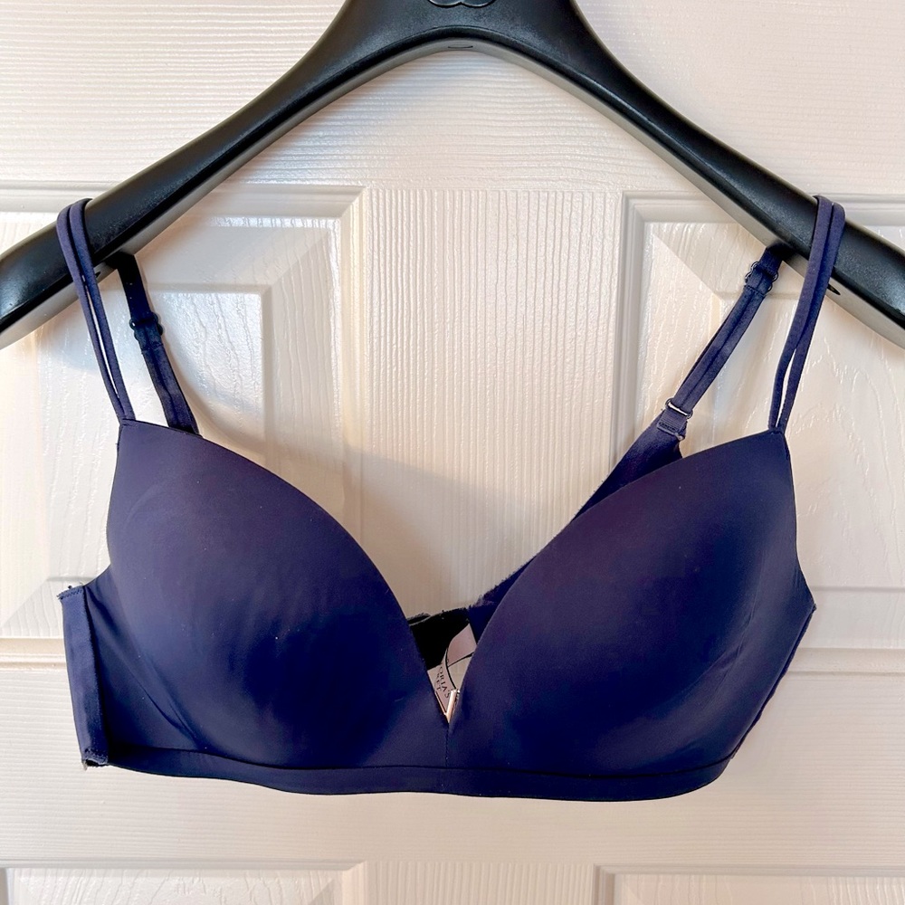 VICTORIA’S SECRET Navy Blue Bra